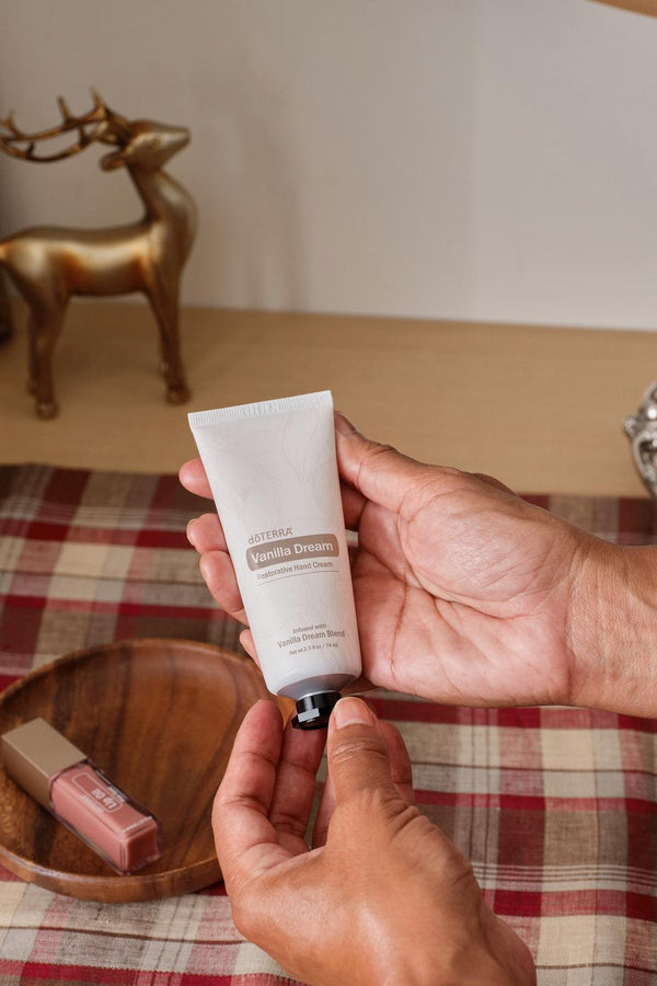 doTERRA Vanilla Dream Restorative Hand Cream holiday photo 3